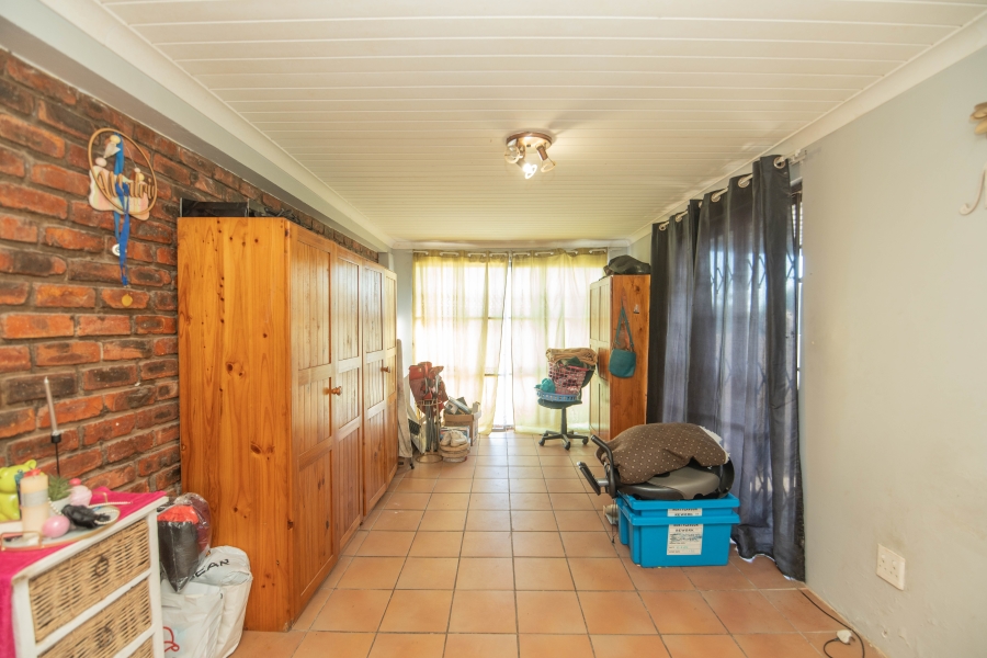 4 Bedroom Property for Sale in Clarendon Marine Eastern Cape